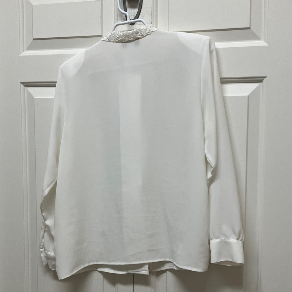 Vintage Casual Corner blouse with lace Peter Pan collar, neutral, petite size 10 - Picture 9 of 11